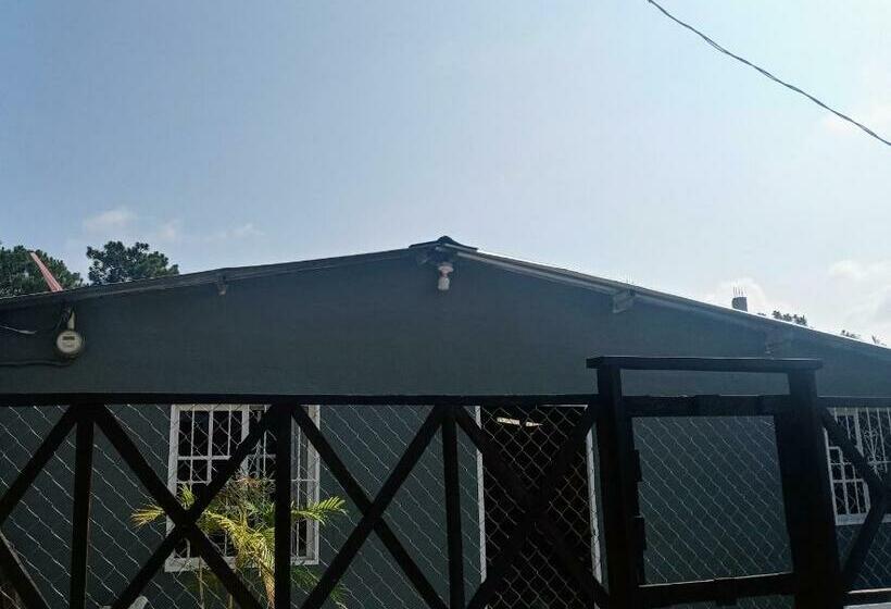 تختخواب و صبحانه Melendez Family S