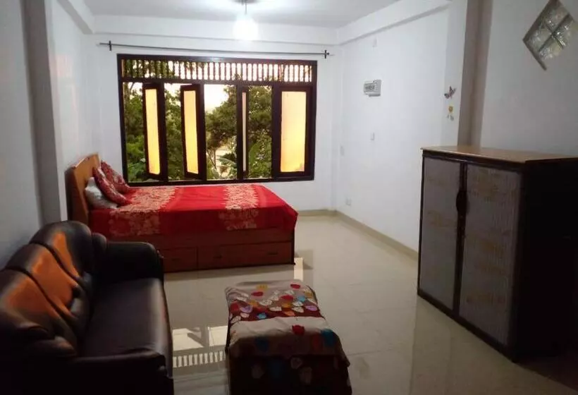 Aamiaismajoitus (B&B) Suba S Home Stay