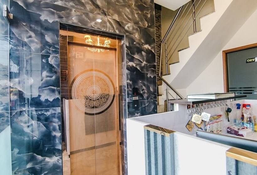 Fabhotel Yellow Leaf