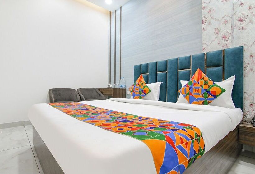 Fabhotel Yellow Leaf