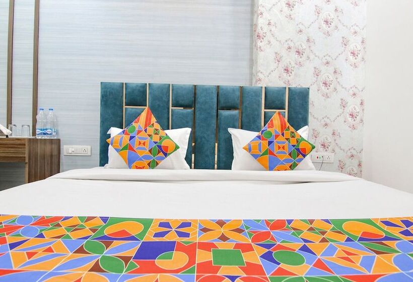 Fabhotel Yellow Leaf