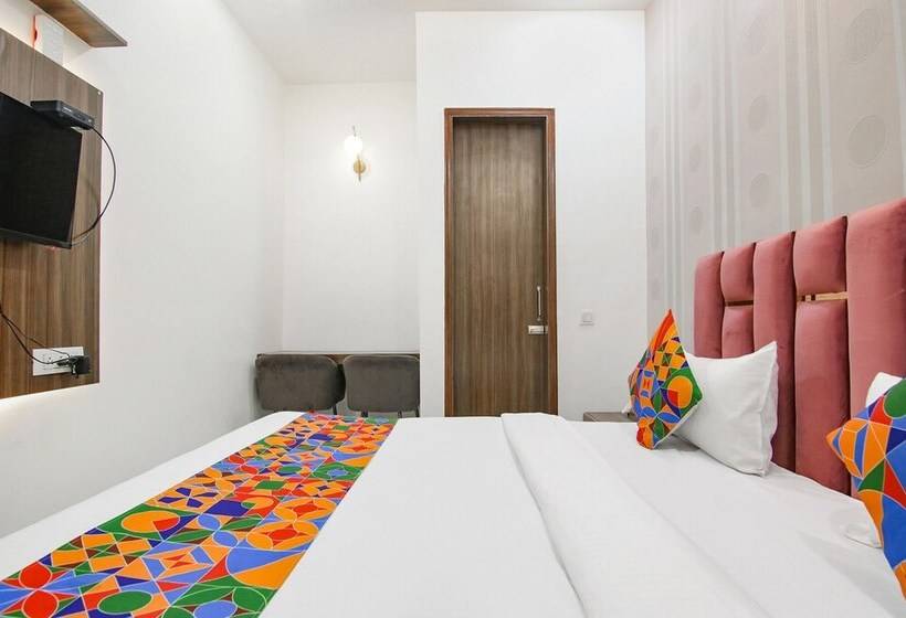 Fabhotel Yellow Leaf