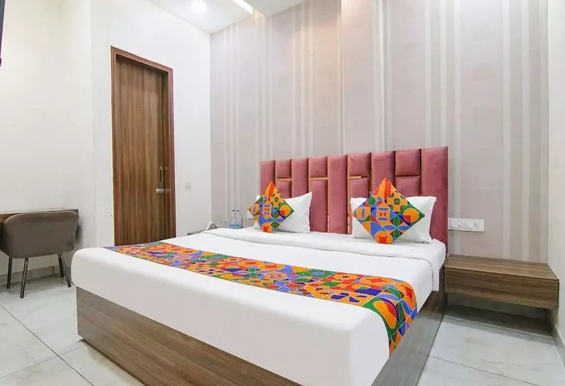 Fabhotel Yellow Leaf