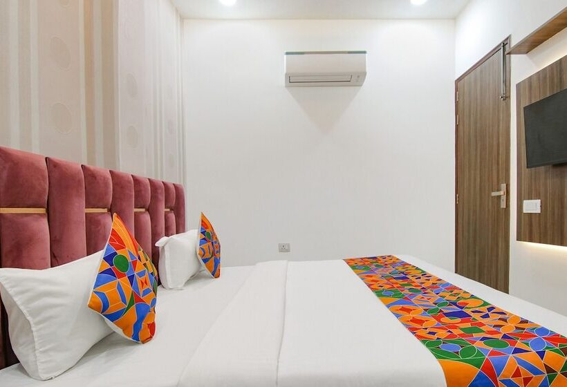 Fabhotel Yellow Leaf