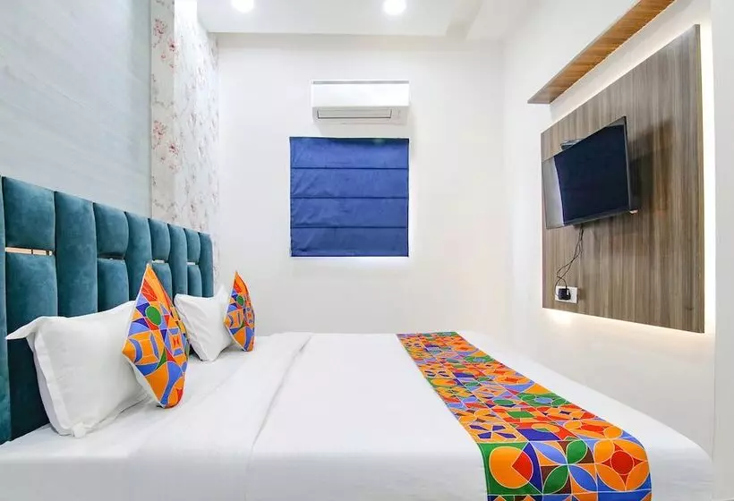 Fabhotel Yellow Leaf