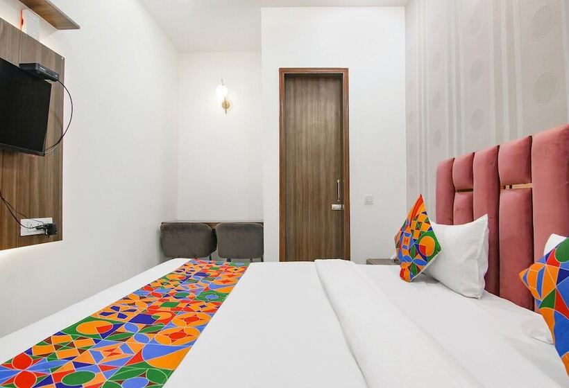 Fabhotel Yellow Leaf