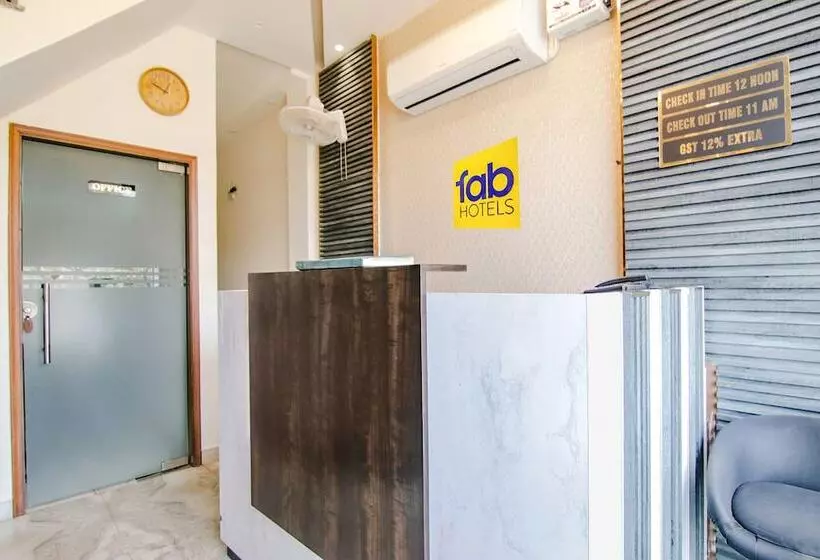 Fabhotel Yellow Leaf