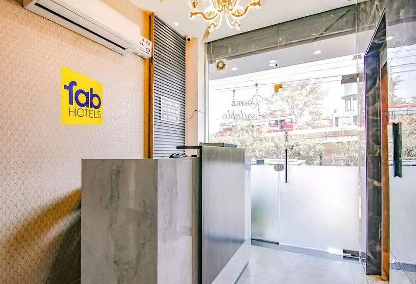 Fabhotel Yellow Leaf