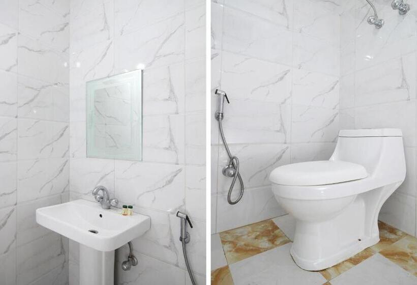 Hotel Oyo Flagship 81045 East Lodge