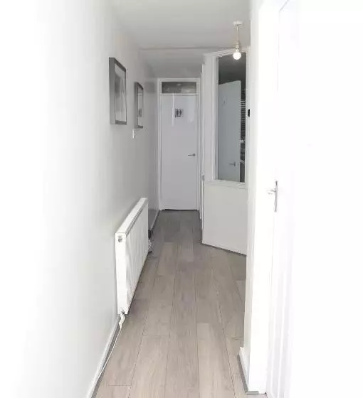 ペンション Austen House