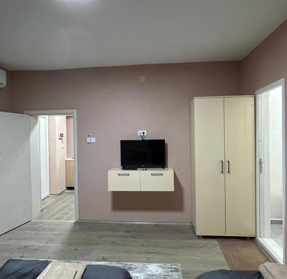 تختخواب و صبحانه Apartments & Restaurant Despina