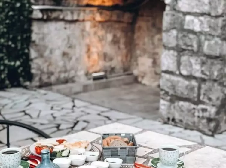 تختخواب و صبحانه Sereni̇ta Stone House