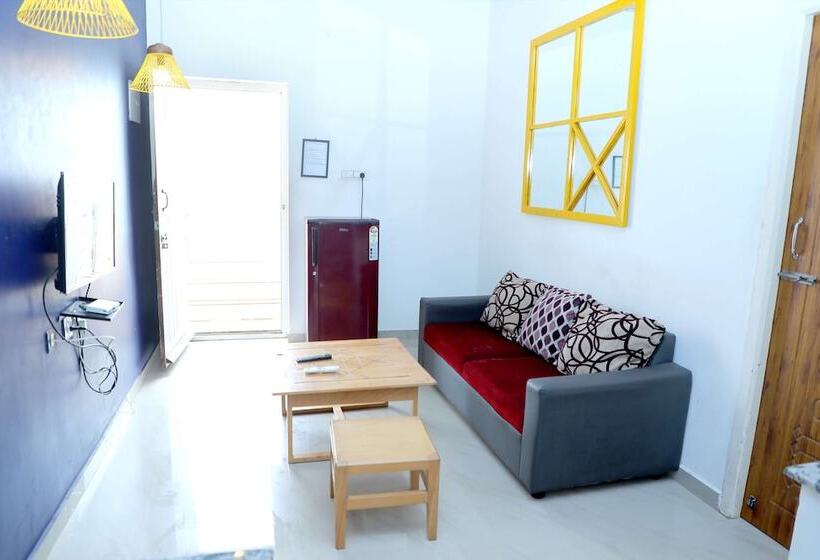 هتل Seashore Beach House