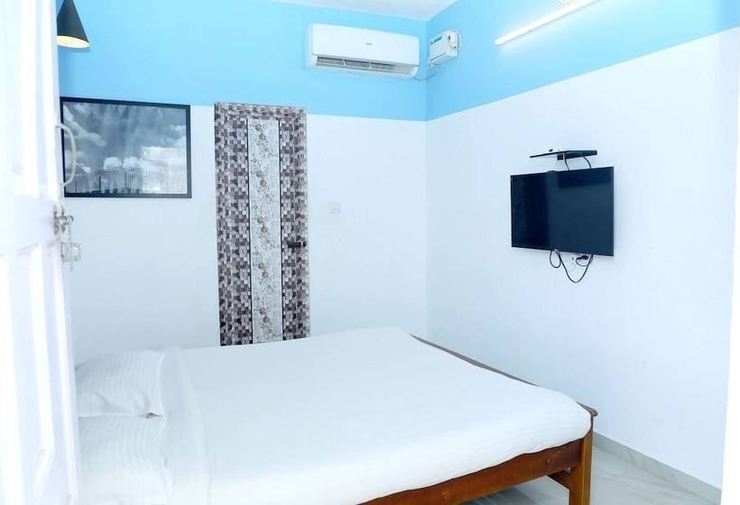 هتل Seashore Beach House