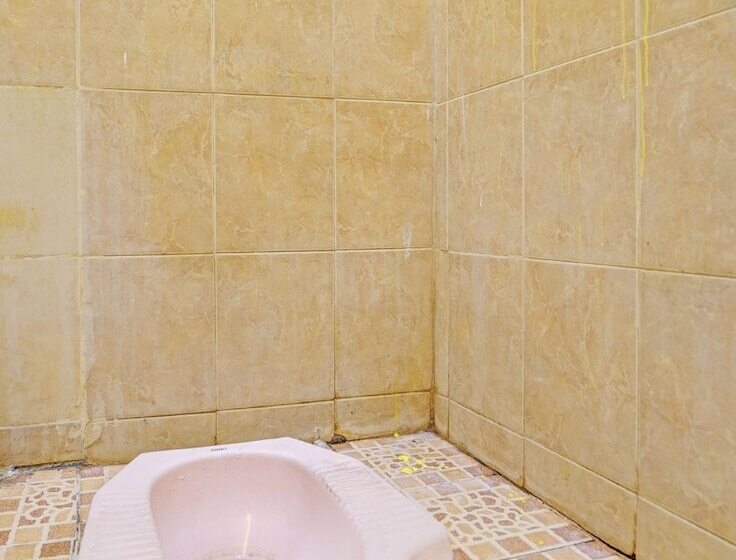 Otel Spot On 92372 Rinda Homestay Syariah & Resto