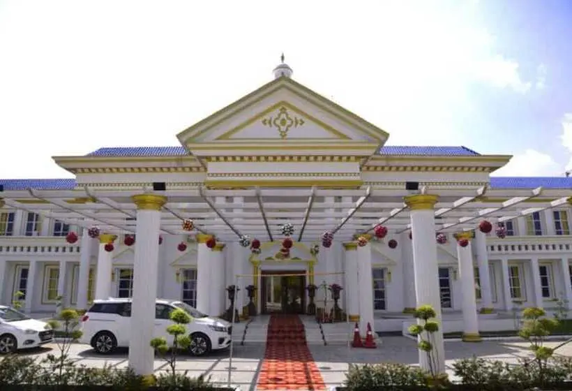 ホテル The Royal Palace