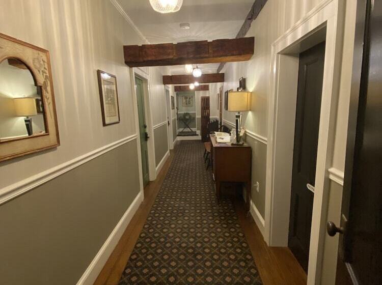 הוסטל The Park Inn