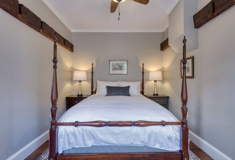 הוסטל The Park Inn