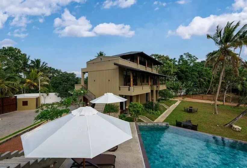 Hotelli Kiss Blossom