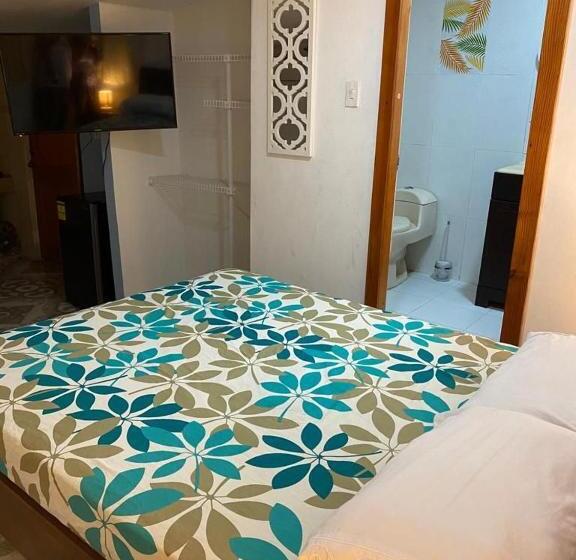 پانسیون Miss Titis Native Lodge