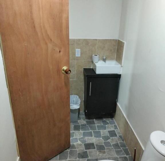 پانسیون Miss Titis Native Lodge