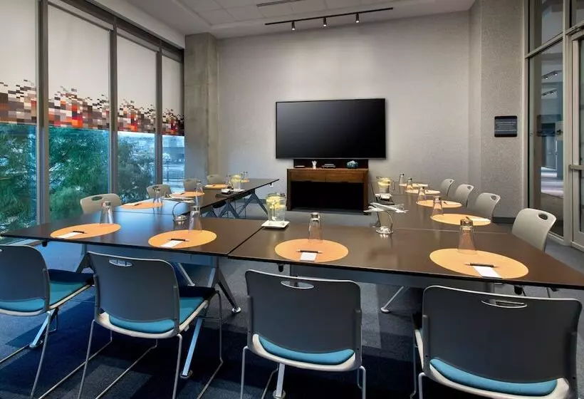 فندق Aloft Boston Seaport District