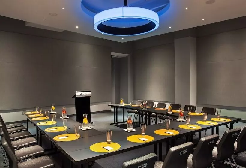 فندق Aloft Boston Seaport District