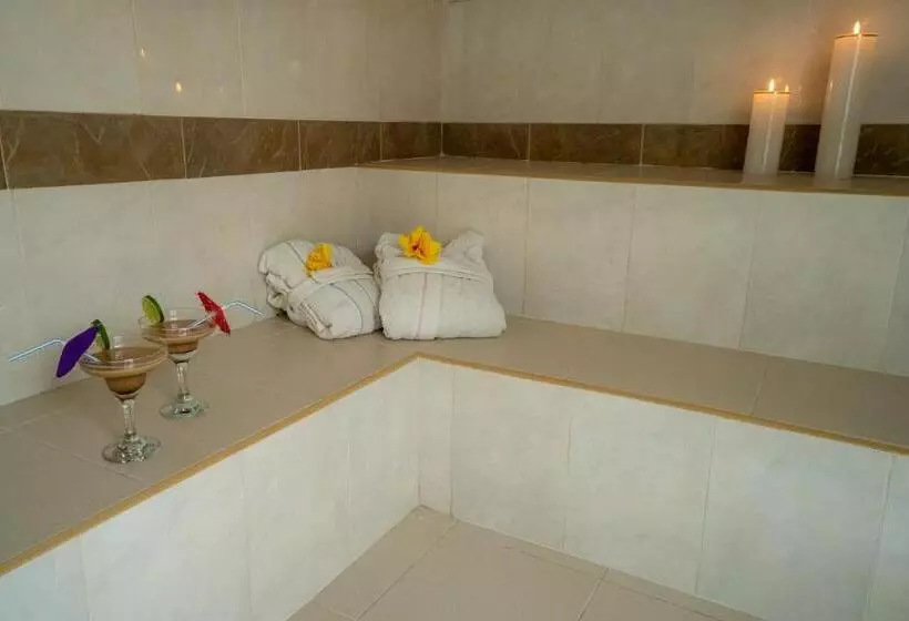 هتل Bahía Olivo Boutique & Spa