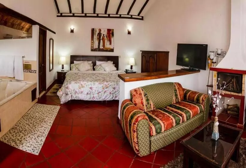 هتل Bahía Olivo Boutique & Spa