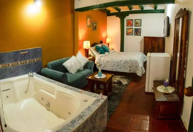 هتل Bahía Olivo Boutique & Spa