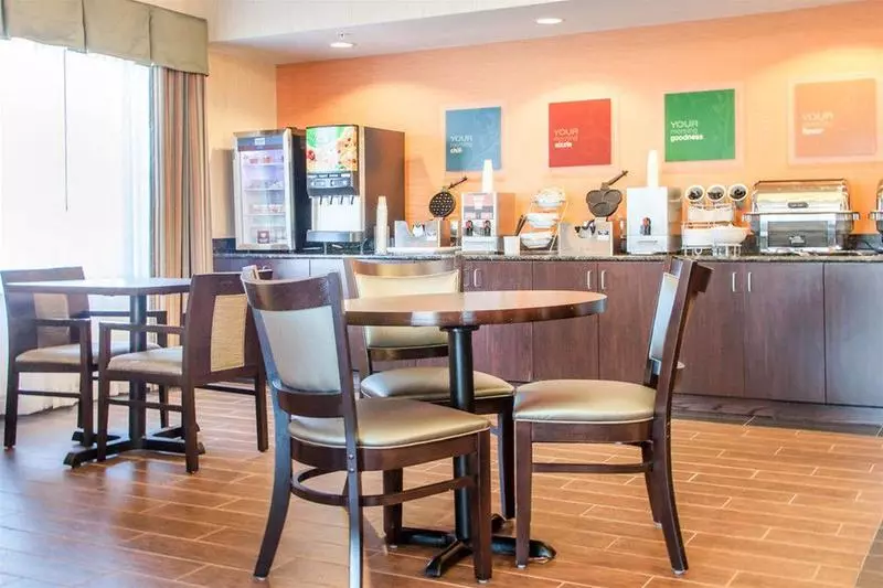 호텔 Comfort Inn & Suites Woodward