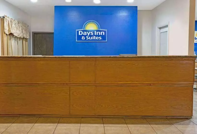 Отель Days Inn & Suites By Wyndham Santa Rosa, Nm