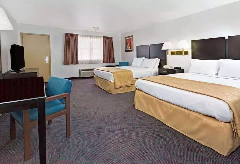 Отель Days Inn & Suites By Wyndham Santa Rosa, Nm