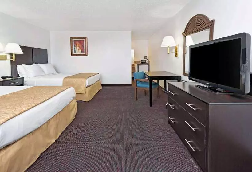 Отель Days Inn & Suites By Wyndham Santa Rosa, Nm