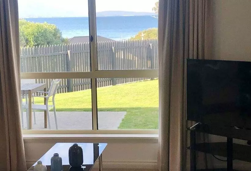 Отель Eastcoaster Tasmania