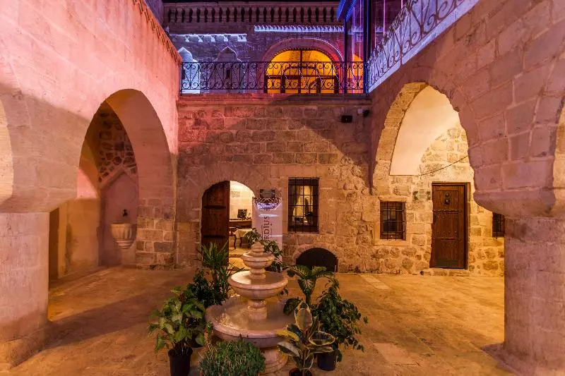 هتل Mardius Tarihi Konak