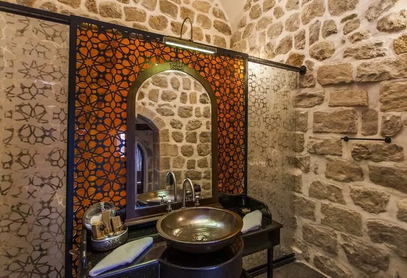 هتل Mardius Tarihi Konak