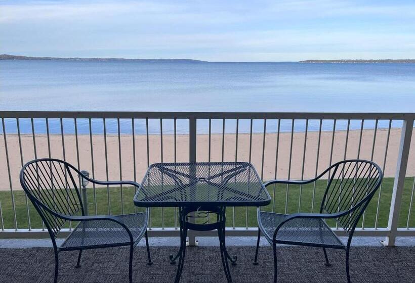 فندق Pinestead Reef Resort