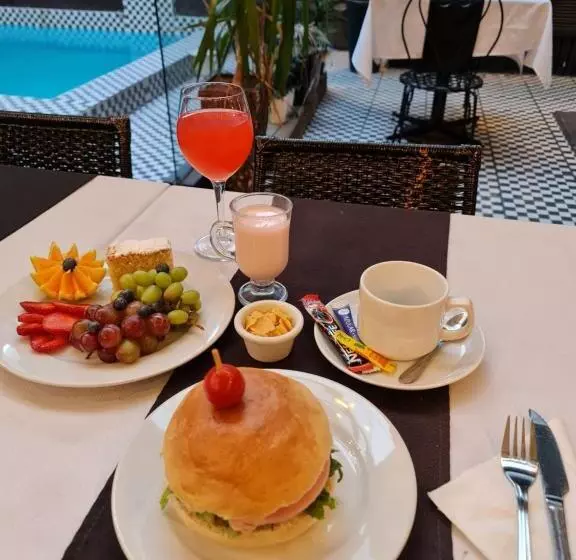 فندق Santiago Bellas Artes