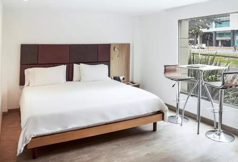 Отель Viaggio Teleport City Suites