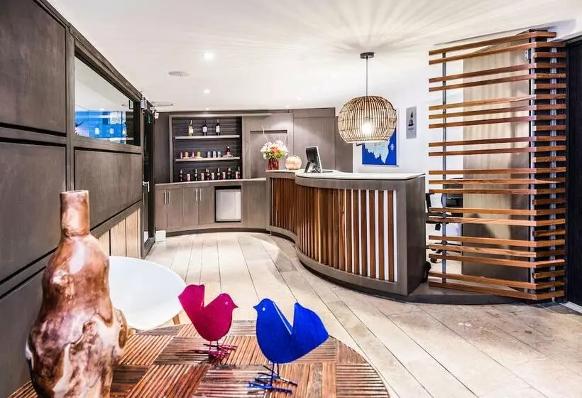 Отель Viaggio Teleport City Suites