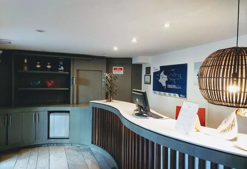 Отель Viaggio Teleport City Suites