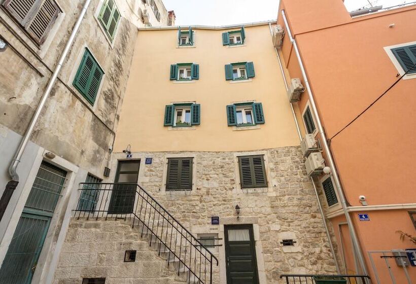 膳宿费 Guesthouse Imperator