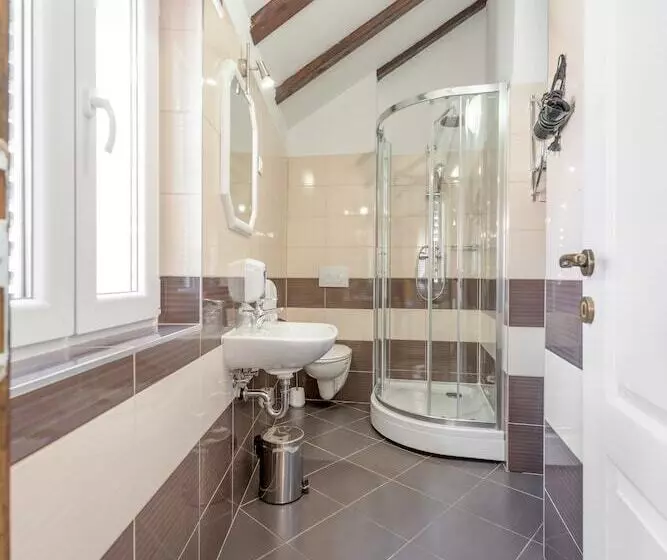 膳宿费 Guesthouse Imperator