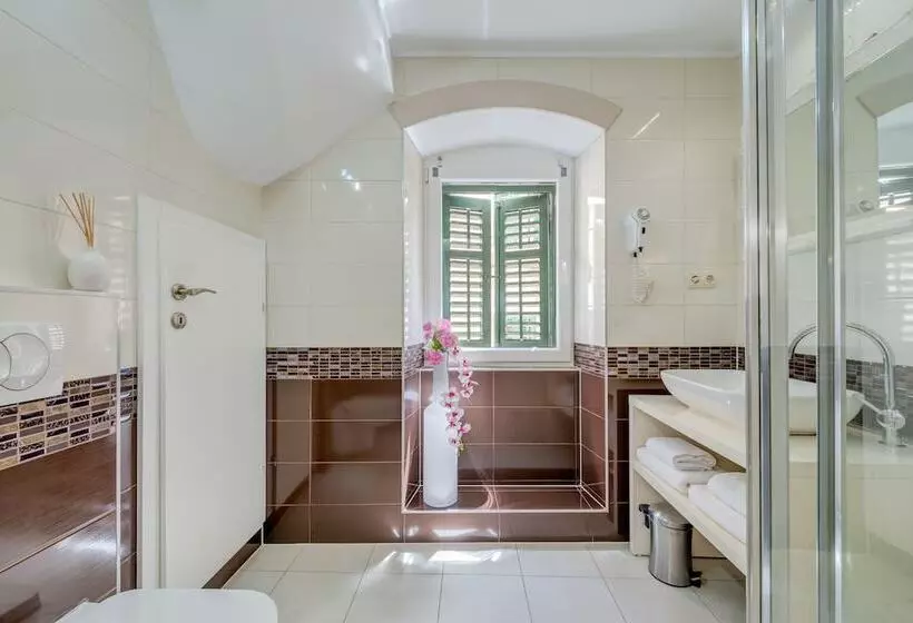 膳宿费 Guesthouse Imperator