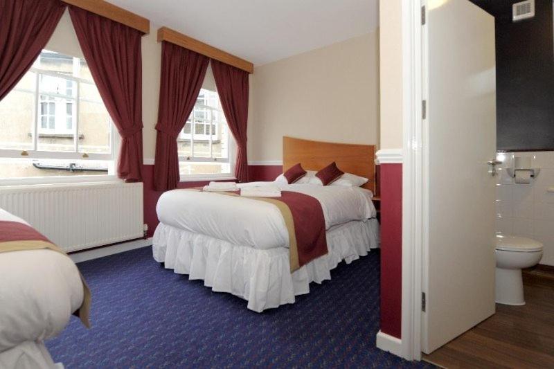 בית מלון כפרי Queens