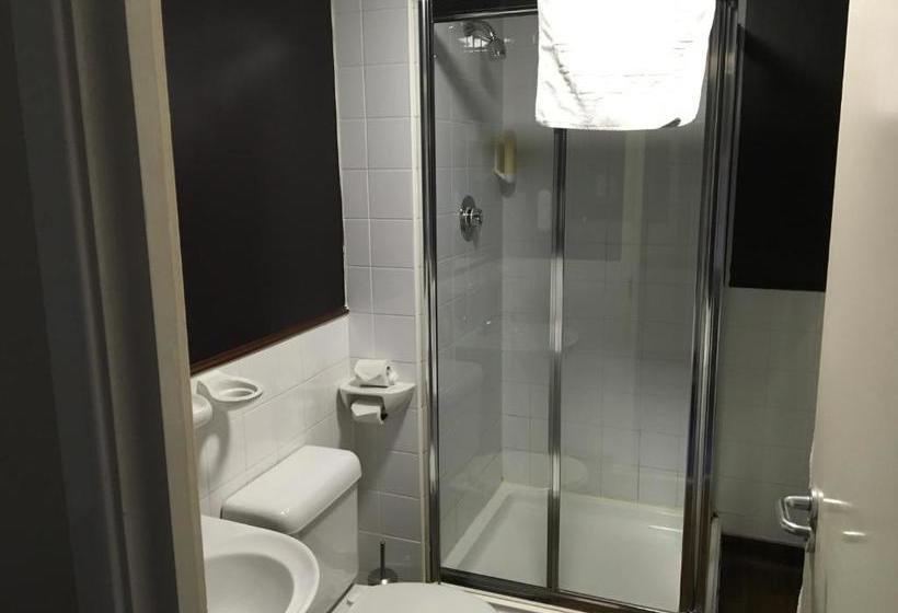 בית מלון כפרי Queens