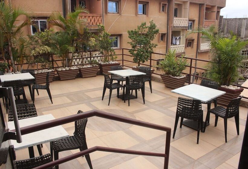 هتل Le Kremlin Yaoundé