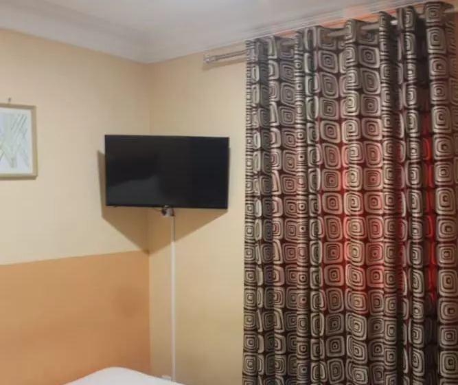 هتل Le Kremlin Yaoundé