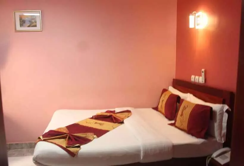 هتل Le Kremlin Yaoundé